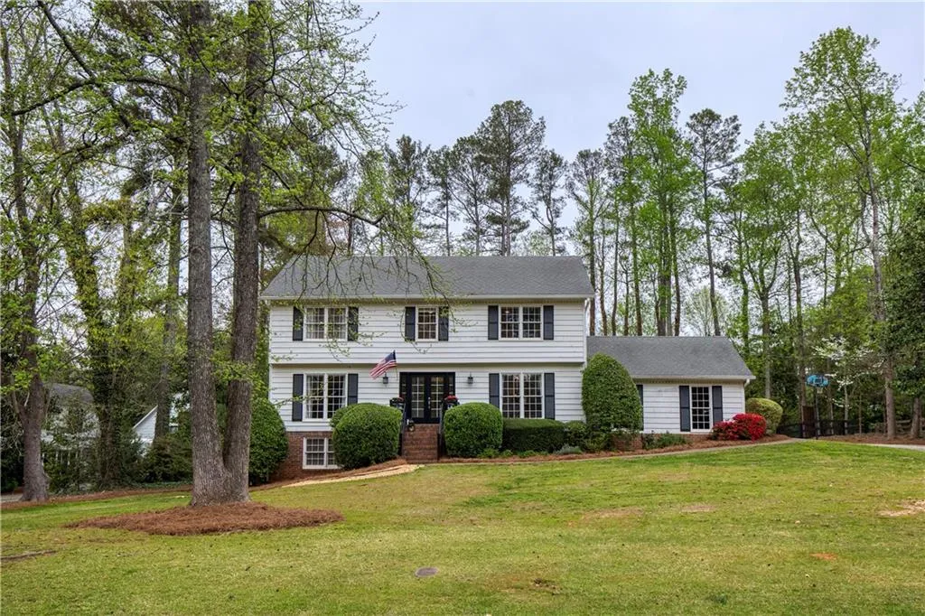 Roswell, Georgia 30076, United States, 5 Bedrooms Bedrooms, ,4 BathroomsBathrooms,Residential,Coming Soon,94988