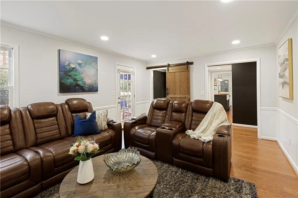 Roswell, Georgia 30076, United States, 5 Bedrooms Bedrooms, ,4 BathroomsBathrooms,Residential,Coming Soon,94988