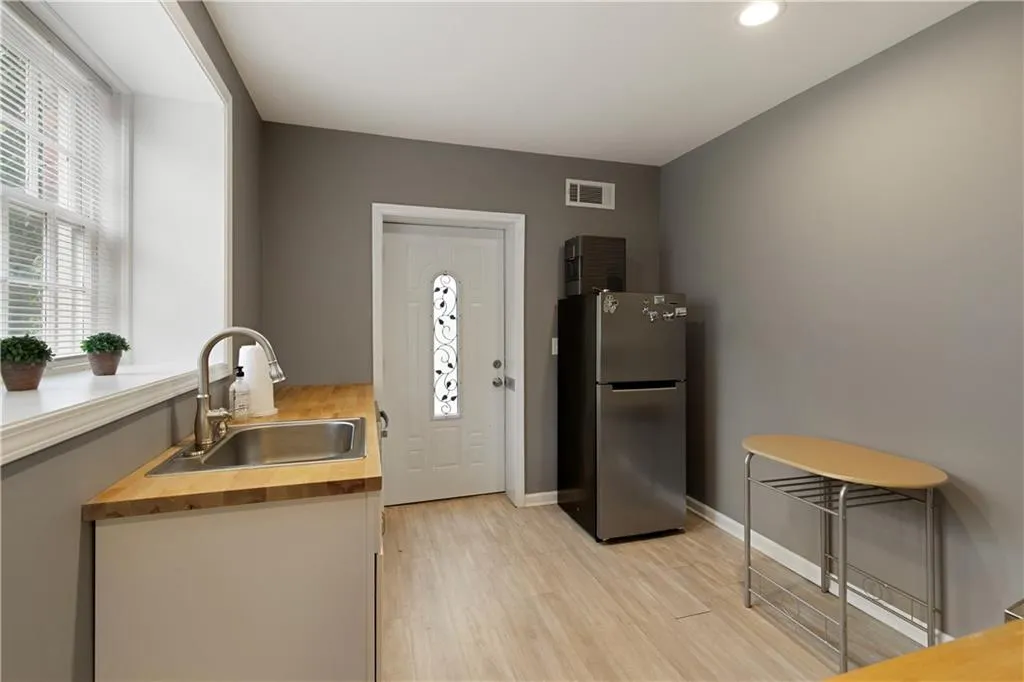 Roswell, Georgia 30076, United States, 5 Bedrooms Bedrooms, ,4 BathroomsBathrooms,Residential,Coming Soon,94988