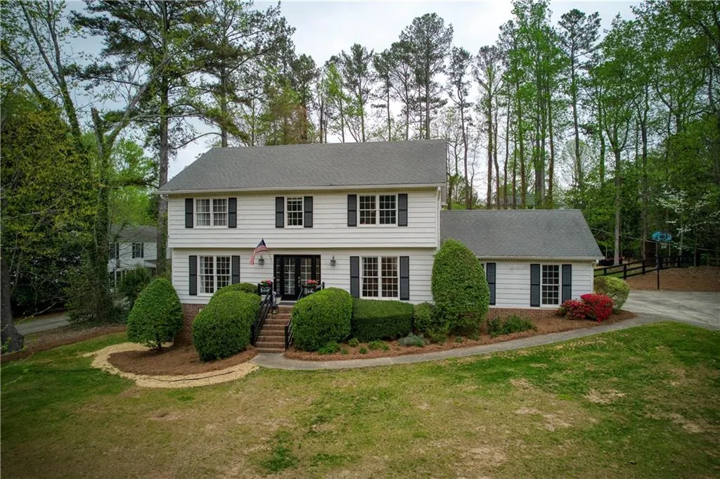 Roswell, Georgia 30076, United States, 5 Bedrooms Bedrooms, ,4 BathroomsBathrooms,Residential,Coming Soon,94988