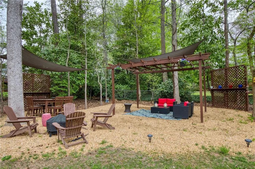 Roswell, Georgia 30076, United States, 5 Bedrooms Bedrooms, ,4 BathroomsBathrooms,Residential,Coming Soon,94988