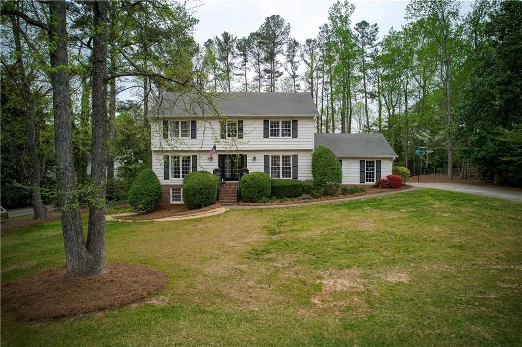 Roswell, Georgia 30076, United States, 5 Bedrooms Bedrooms, ,4 BathroomsBathrooms,Residential,Coming Soon,94988