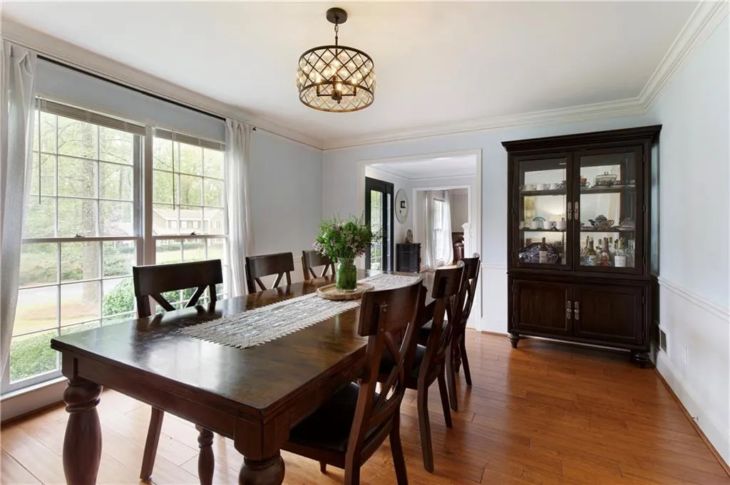 Roswell, Georgia 30076, United States, 5 Bedrooms Bedrooms, ,4 BathroomsBathrooms,Residential,Coming Soon,94988