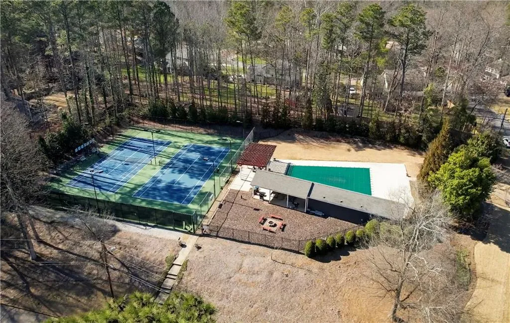 Roswell, Georgia 30076, United States, 5 Bedrooms Bedrooms, ,4 BathroomsBathrooms,Residential,Coming Soon,94988