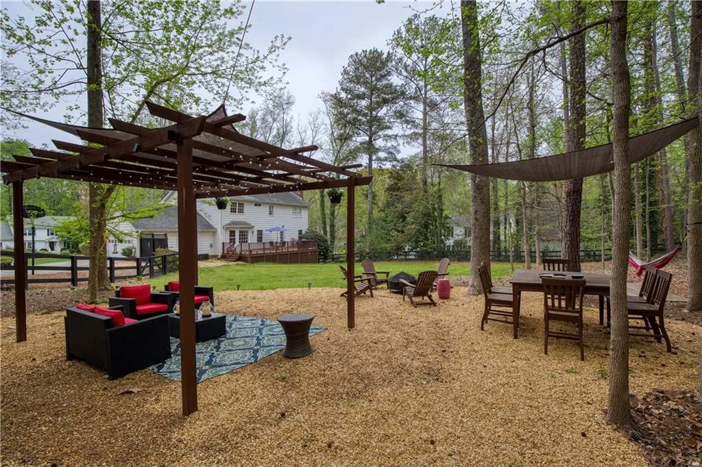 Roswell, Georgia 30076, United States, 5 Bedrooms Bedrooms, ,4 BathroomsBathrooms,Residential,Coming Soon,94988