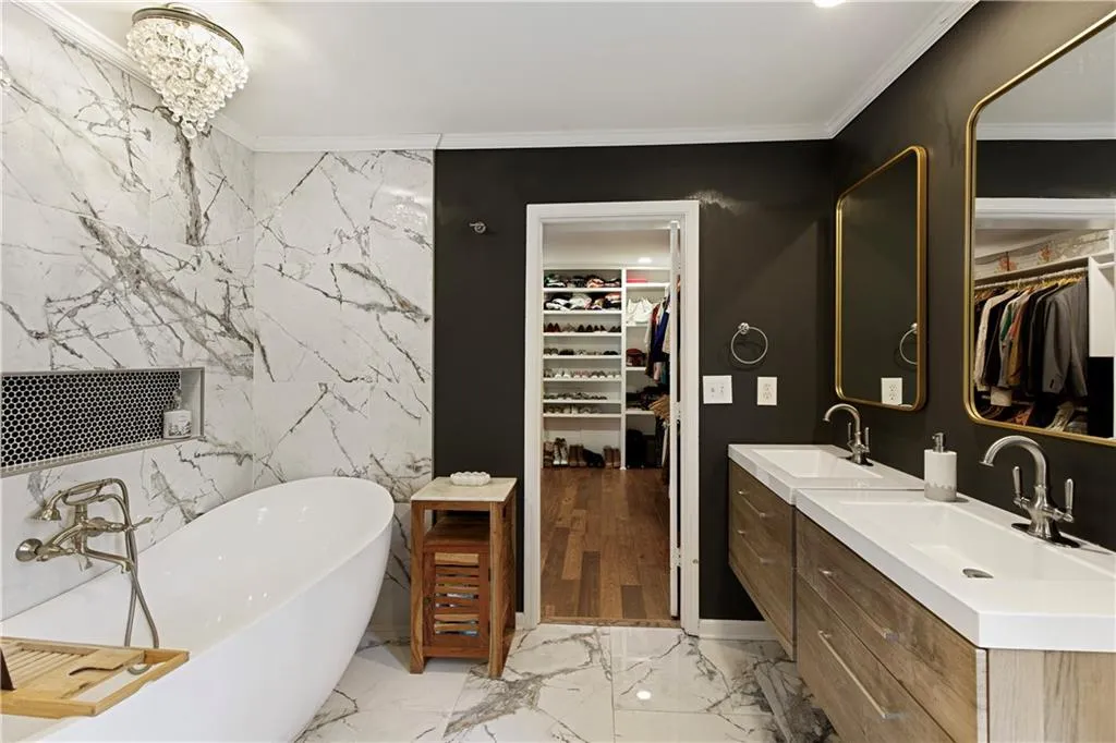 Roswell, Georgia 30076, United States, 5 Bedrooms Bedrooms, ,4 BathroomsBathrooms,Residential,Coming Soon,94988