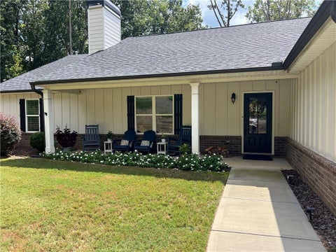 Homes For Sale - 561 Oconee Lane<br/> Commerce, GA 30529