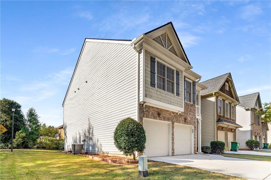 3297 Sheffield Circle