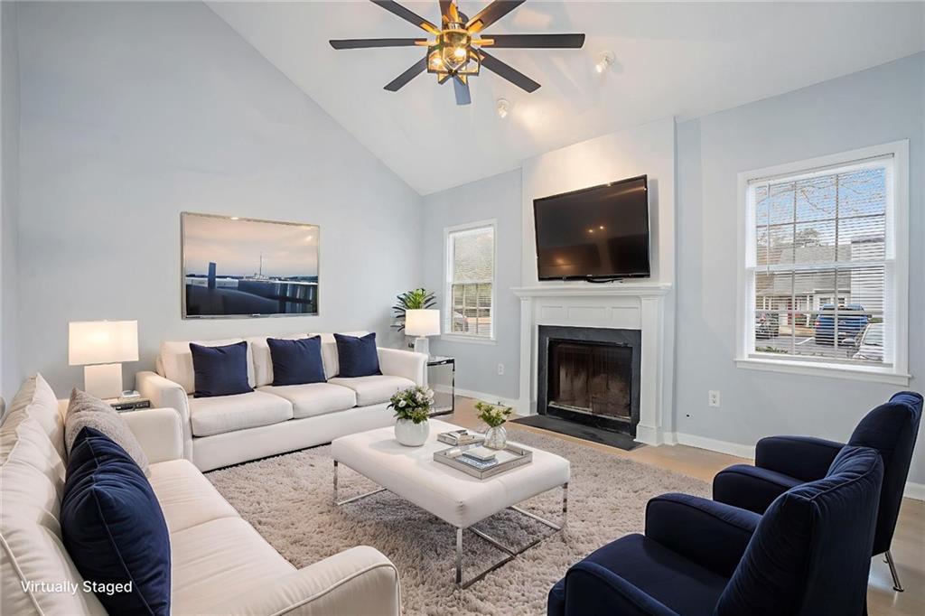 2161 Wellington Circle