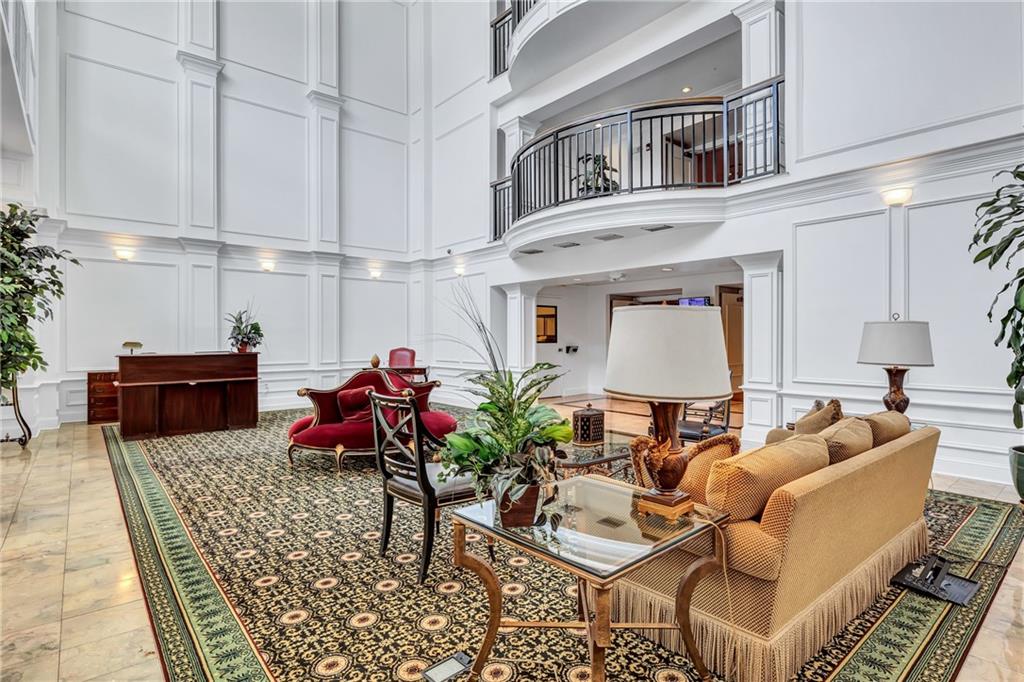 3275 Lenox Road NE 105