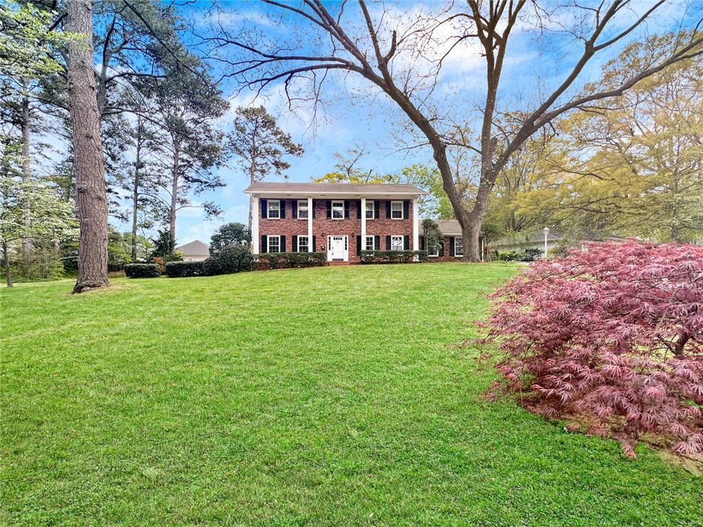 2484 POWERS FERRY Drive SE