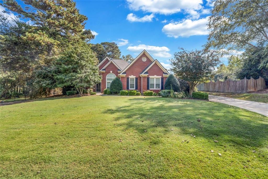 Welcome to this beautiful 4-bedroom, 3-bath home in the highly sought-after Chapel Hill district in the charming Rosemont at Chapel Hill subdivision. This home is designed for relaxation and entertaining, featuring a separate in-law suite, a sunroom, and a stunning backyard. The spacious master suite and large living area provide an inviting gathering space.