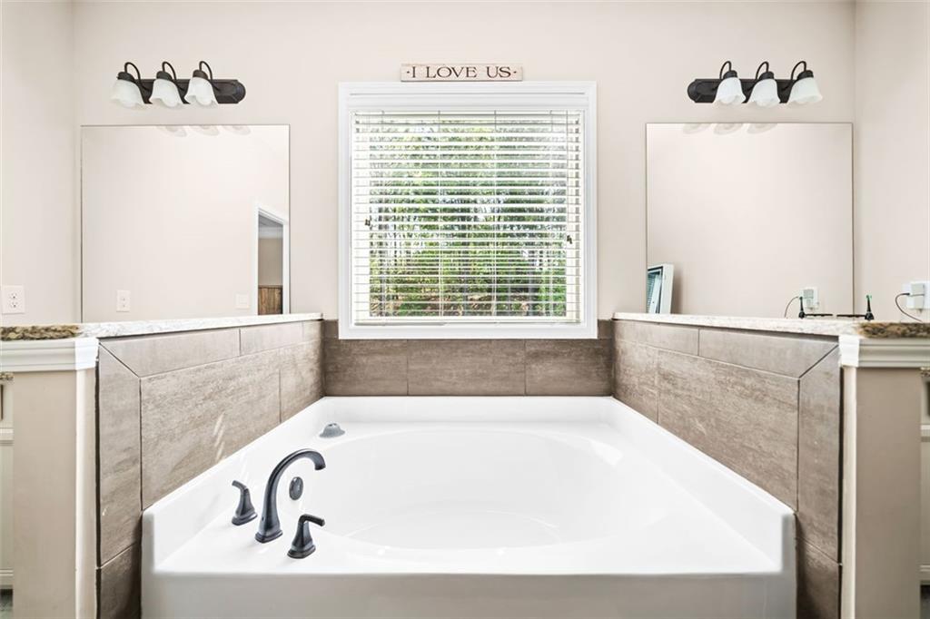 3875 Grandview Manor Drive, Cumming, Georgia image 32