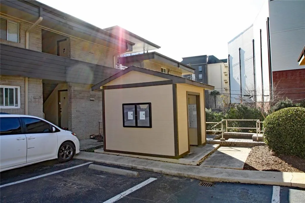 Sandy Springs, Georgia 30328, United States, 2 Bedrooms Bedrooms, ,2 BathroomsBathrooms,Residential,Active,227007