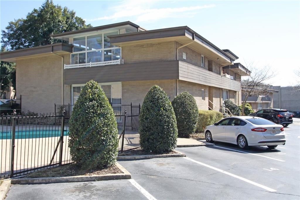 LAUREL GROVE - Residential