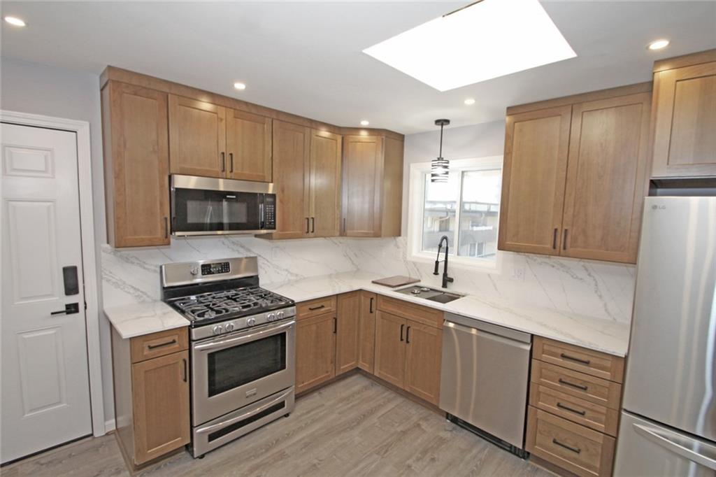 LAUREL GROVE - Residential