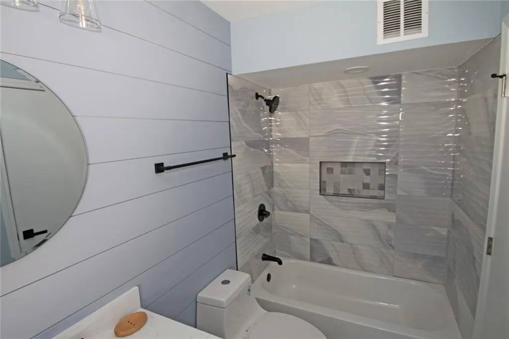 Sandy Springs, Georgia 30328, United States, 2 Bedrooms Bedrooms, ,2 BathroomsBathrooms,Residential,Active,227007