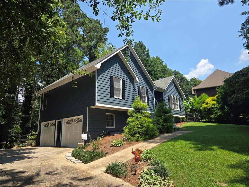 102 Thomas Drive