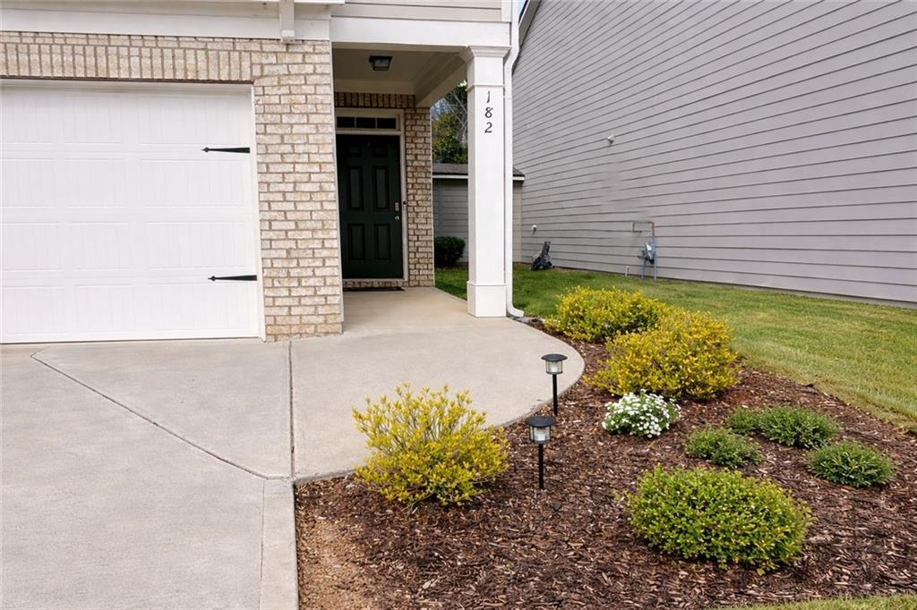 182 Woodhouse Circle