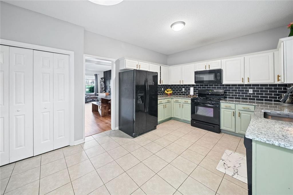 4104 Glenaire Way, Acworth, Georgia image 17