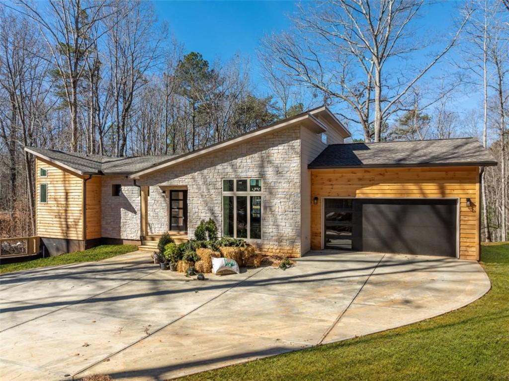 2140 Newport Drive, Ellijay, Georgia image 1
