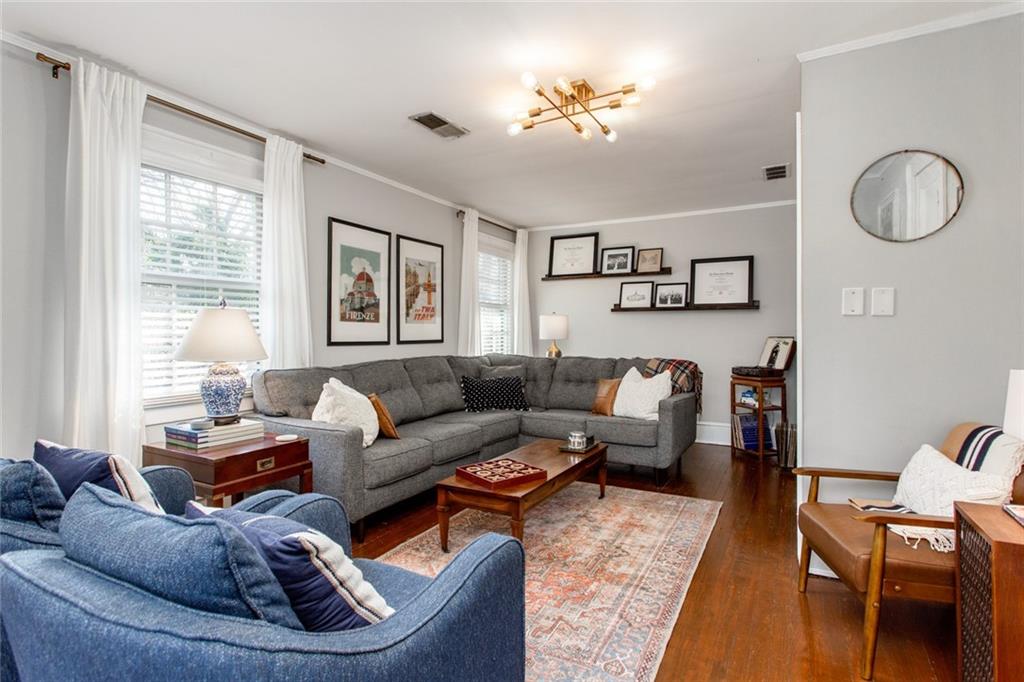 1073 Saint Louis Place