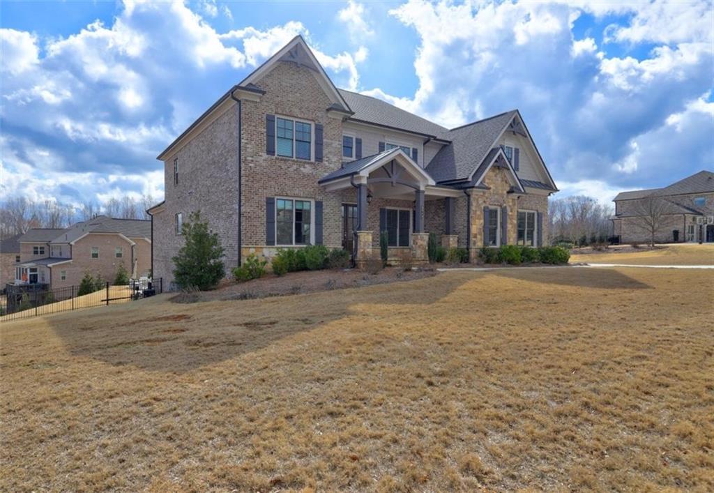 5540 Wood Falls Drive, Buford, Georgia image 2