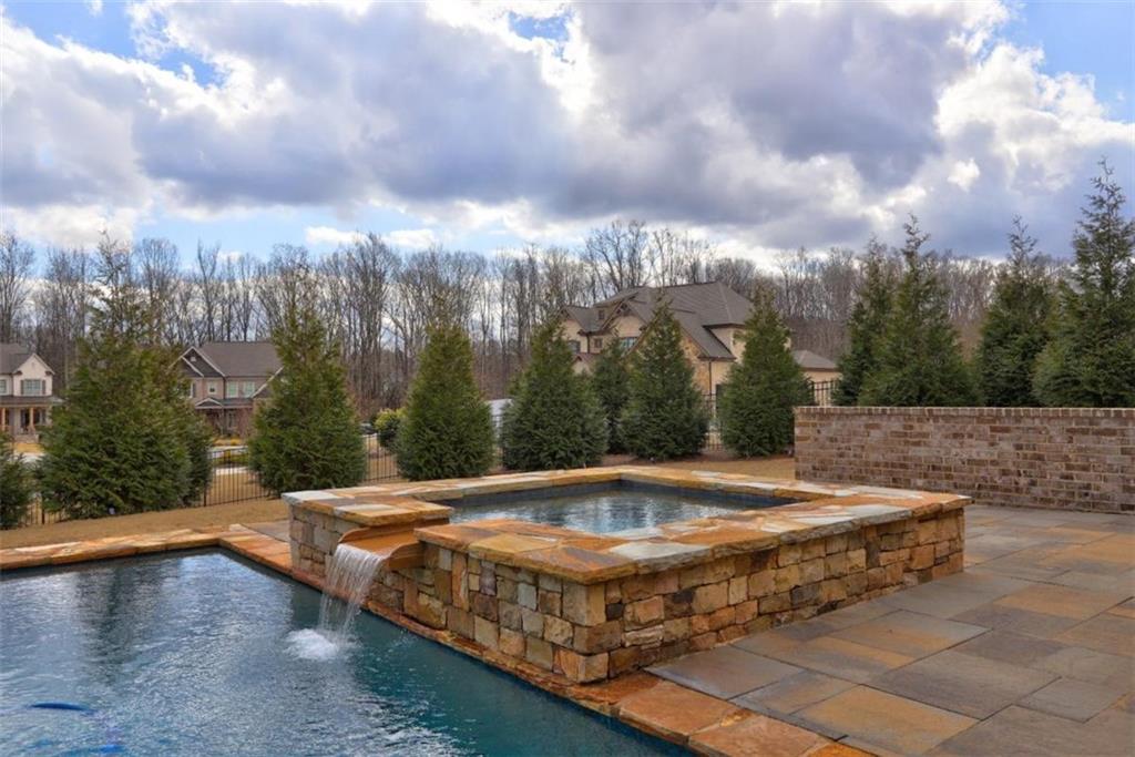 5540 Wood Falls Drive, Buford, Georgia image 14