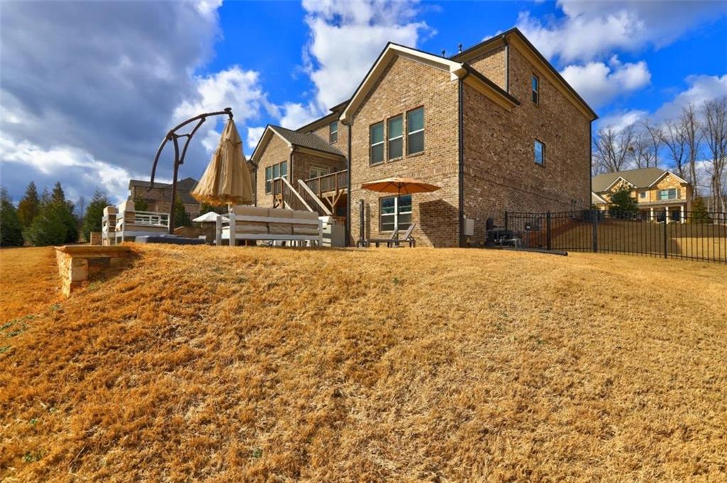 5540 Wood Falls Drive, Buford, Georgia image 8