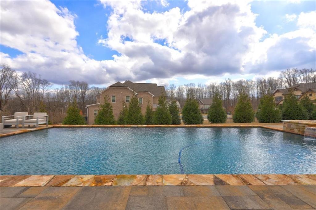 5540 Wood Falls Drive, Buford, Georgia image 23