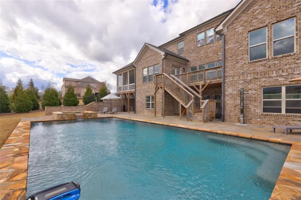 5540 Wood Falls Drive, Buford, Georgia image 19