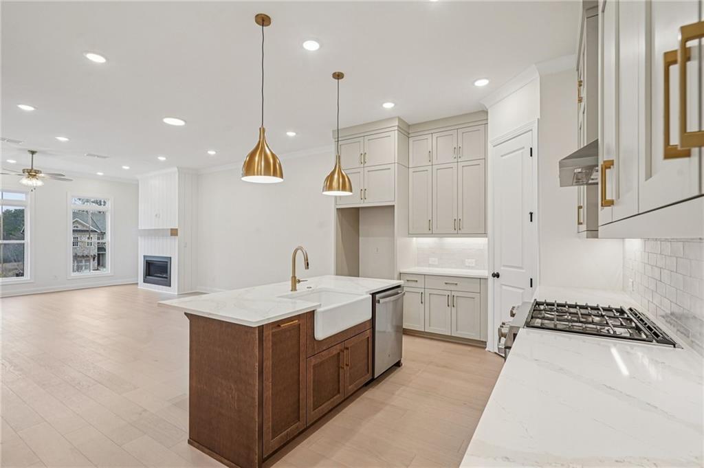 1006 Crown Oak Street 38