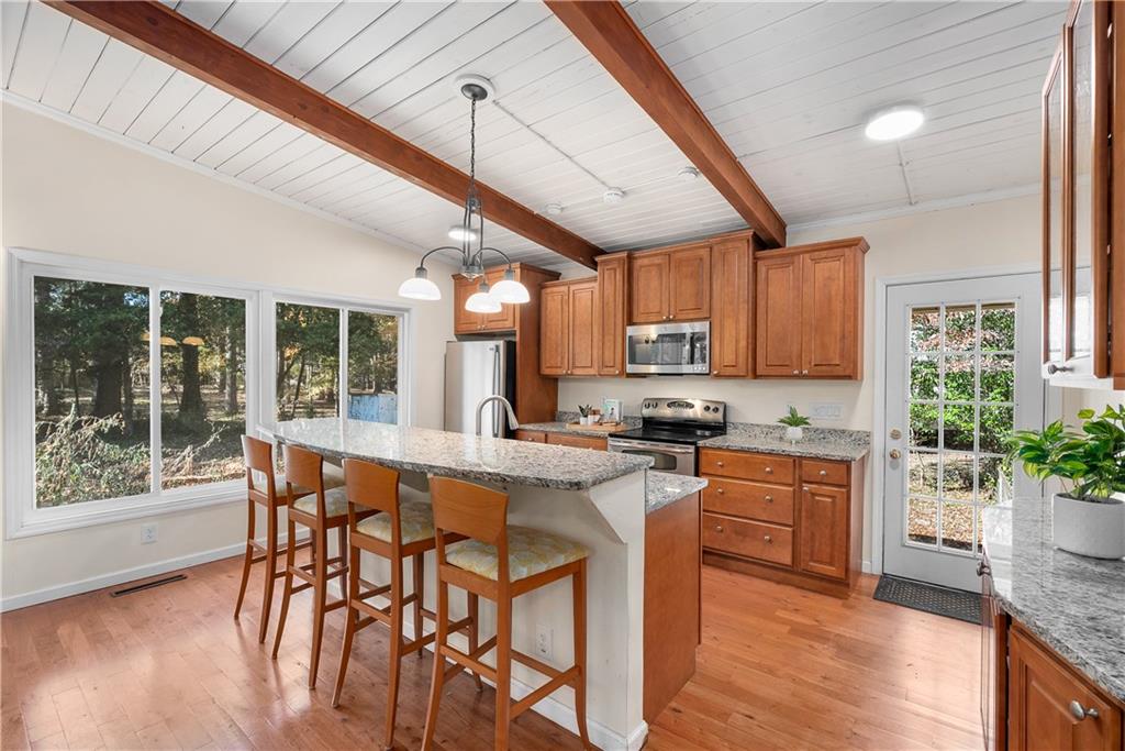 1983 Westminster Way NE