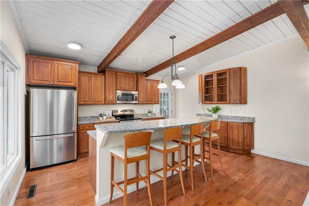 1983 Westminster Way NE