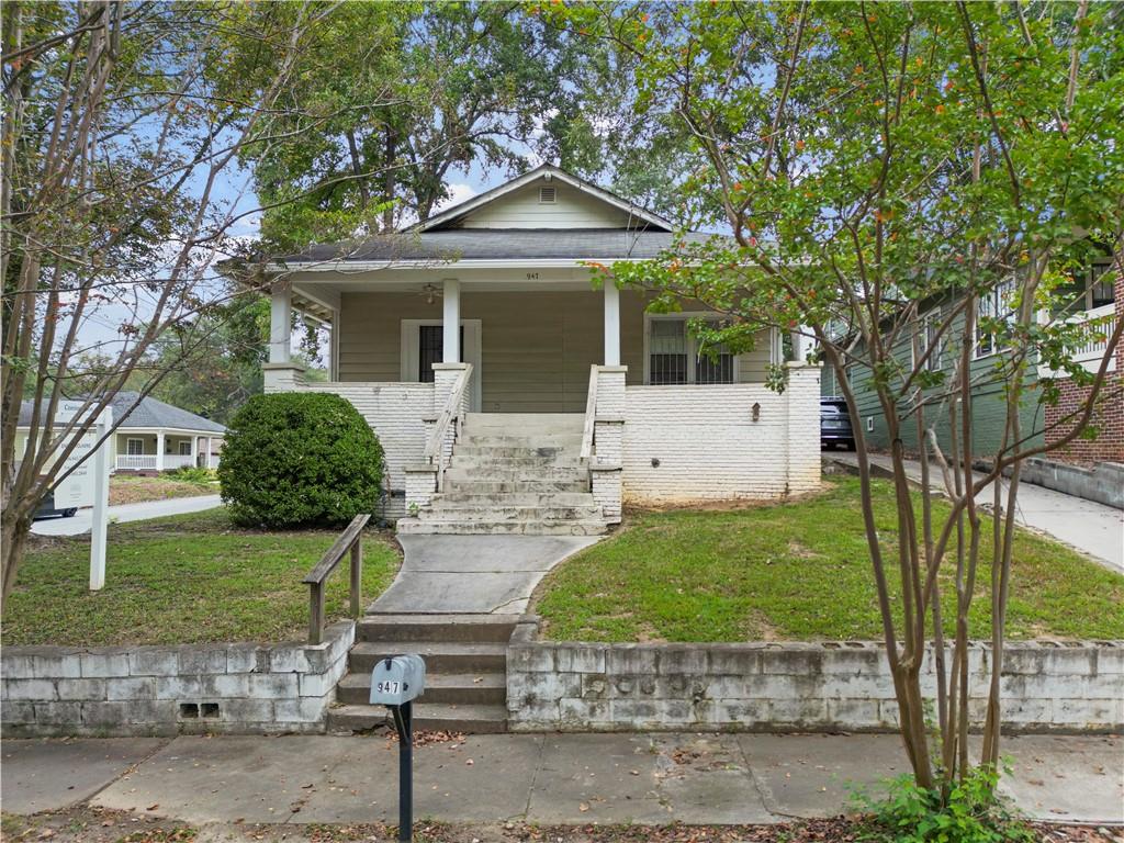 947 White Street SW