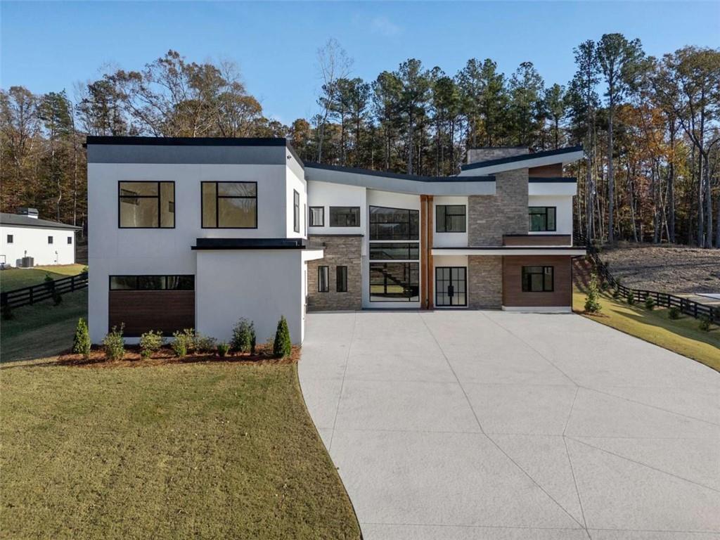 1678 Thomas Drive