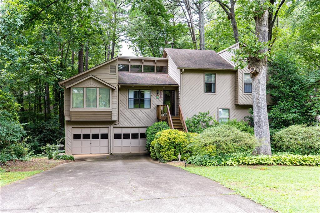 2261 Ravenwood Trail