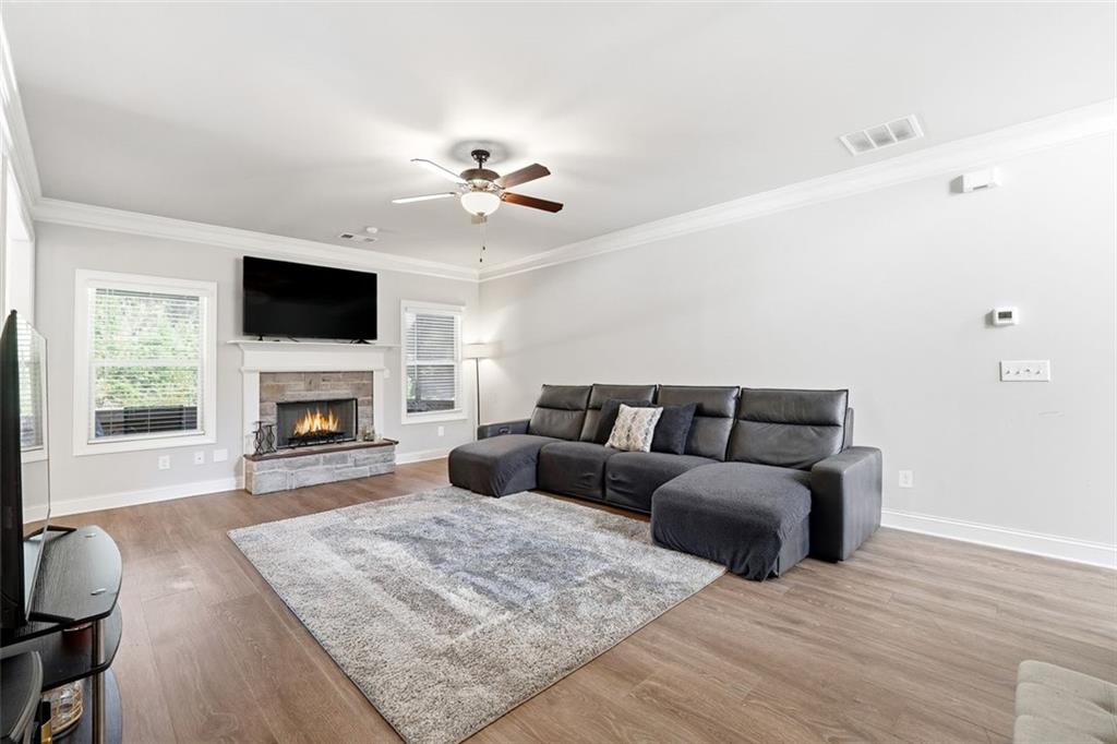 809 MILDRED Lane