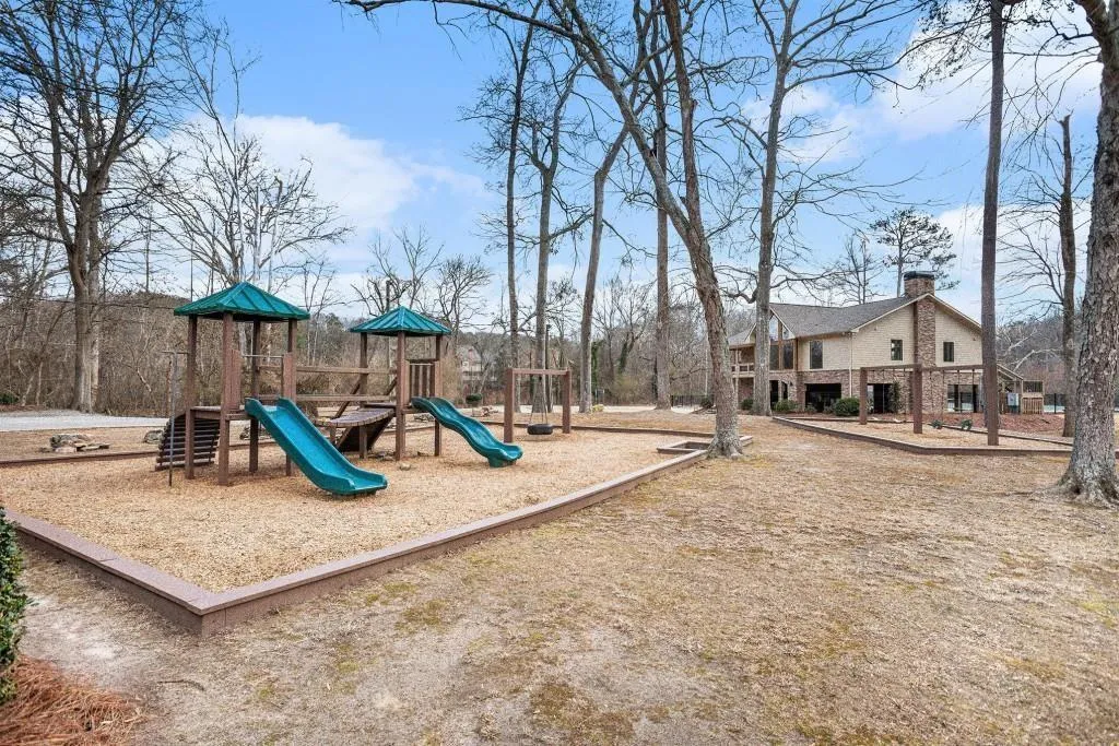 Roswell, Georgia 30076, United States, 2 Bedrooms Bedrooms, ,2 BathroomsBathrooms,Residential,Active,114972