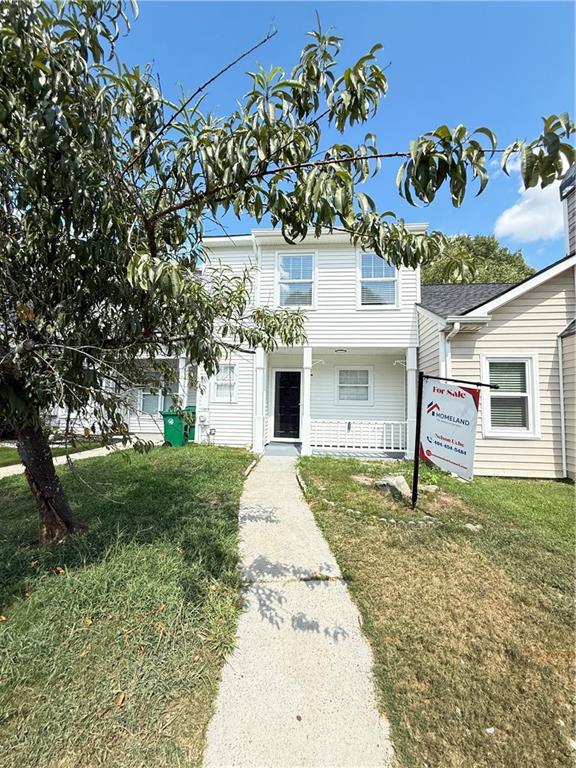 Beautifully renovated 2-bedroom 2.5 bath townhome located on East Convington, Great location and close to shopping and dining areas. This townhome has all the essentials and is ready for a new owner. Move in ready, it includes a very large kitchen, stainless appliances, white kitchen cabinets, quartz countertops, spacious family room with fireplace, eat in kitchen area and fence backyard. Each bedroom features en-suites with soaking tubs and vinyl flooring throughout. Come take a look and bring an offer today. This would not last in this market.