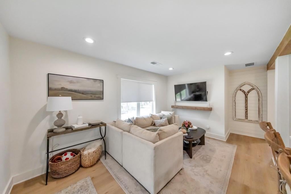 235 Mathews Circle SE