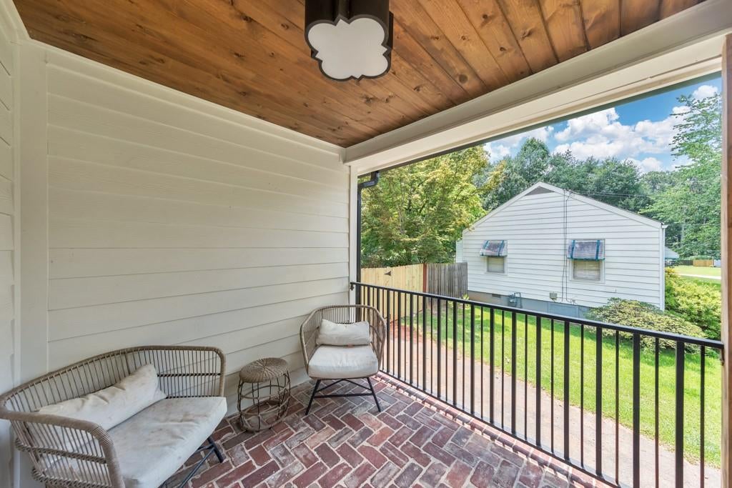 235 Mathews Circle SE