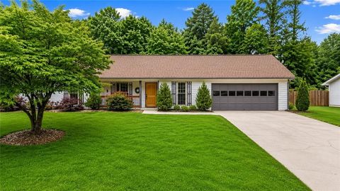 Homes For Sale - 330 Monivea Lane<br/> Roswell, GA 30075