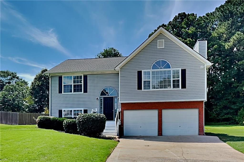 Charming 3 bed, 2.5 bath, 1,784 sqft home in Powder Springs! Open kitchen concept with updated counters and a spacious living room. Primary suite with attached bathroom. Spacious backyard, great for gatherings! Pets accepted on a case by case basis. Additional admin fees apply. The Fireplace is decorative. Schedule your showing today! This home is as-is.
This home may be located within a Homeowners Association (HOA) community. If so, residents will be responsible for adhering to all HOA rules and regulations. Please contact your agent or landlord's agent for more information.