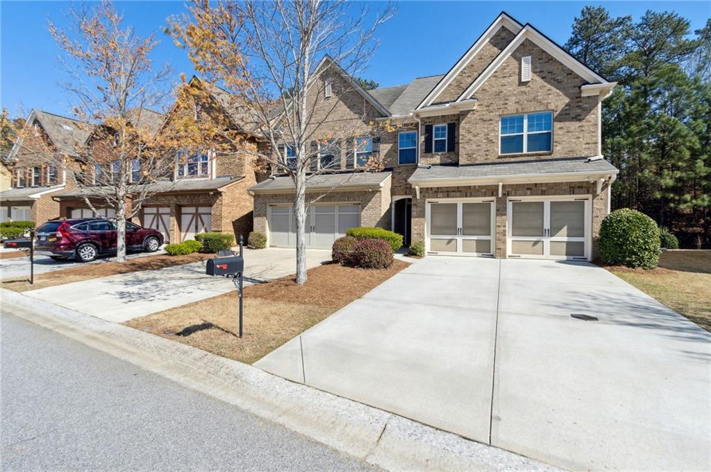 6160 Shiloh Woods Drive, Cumming, Georgia image 3