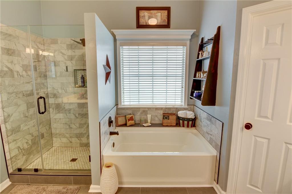 5720 Kennemore Drive, Alpharetta, Georgia image 35