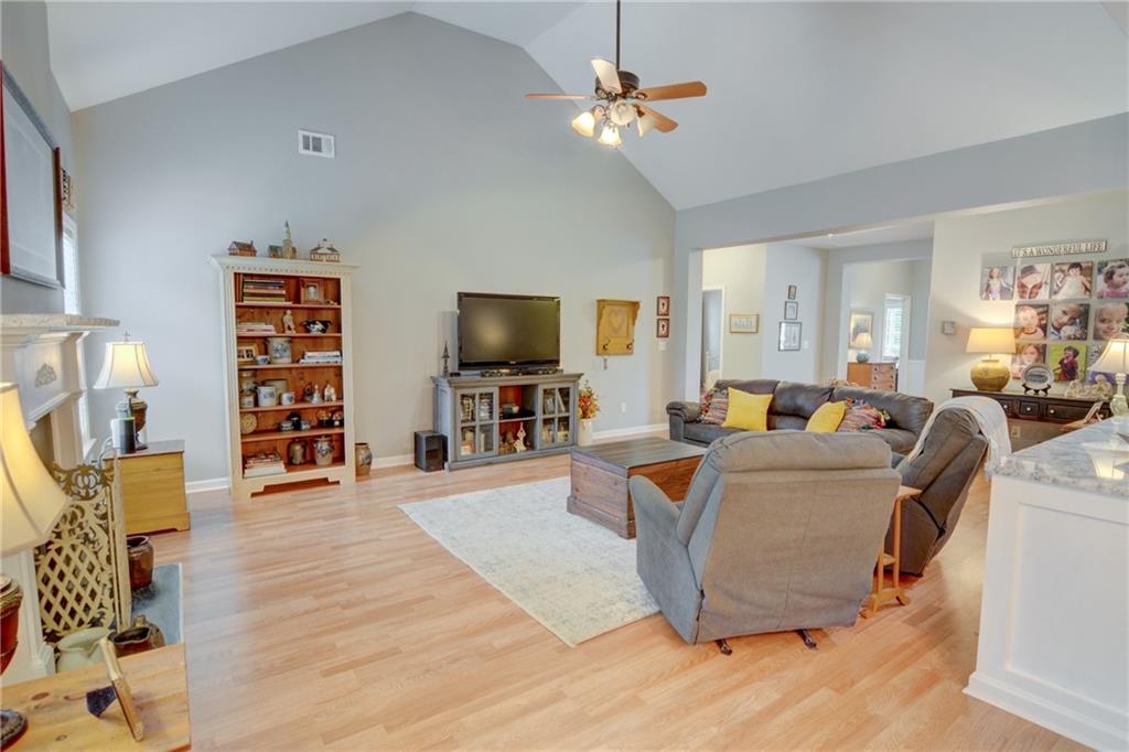 5720 Kennemore Drive, Alpharetta, Georgia image 21