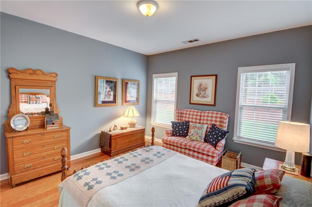 5720 Kennemore Drive, Alpharetta, Georgia image 46