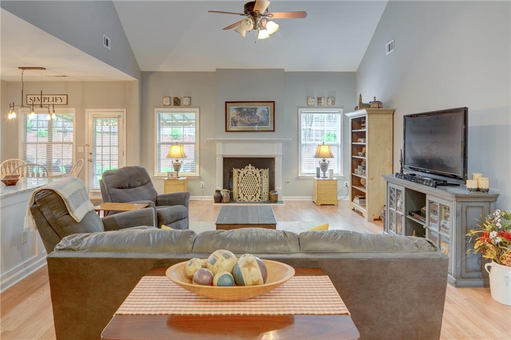 5720 Kennemore Drive, Alpharetta, Georgia image 19