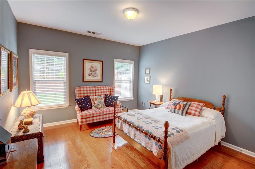 5720 Kennemore Drive, Alpharetta, Georgia image 45